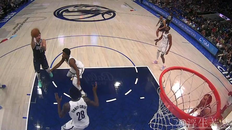 东契奇妙传分球 范德比尔特空接暴扣