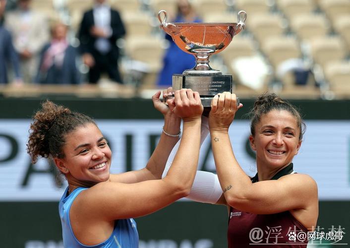 埃拉尼与保利尼组合摘得法网女双桂冠